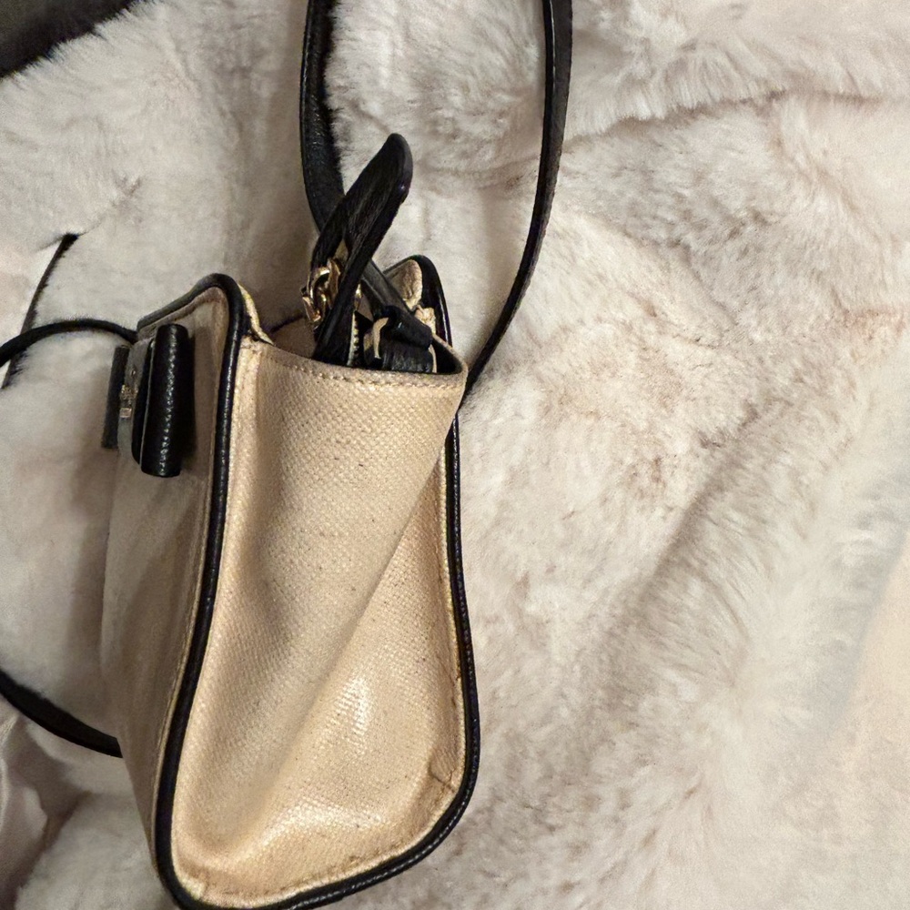 Kate Spade Black Bow on Cream Straw-like Crossbody Bag - Picture 9 of 15